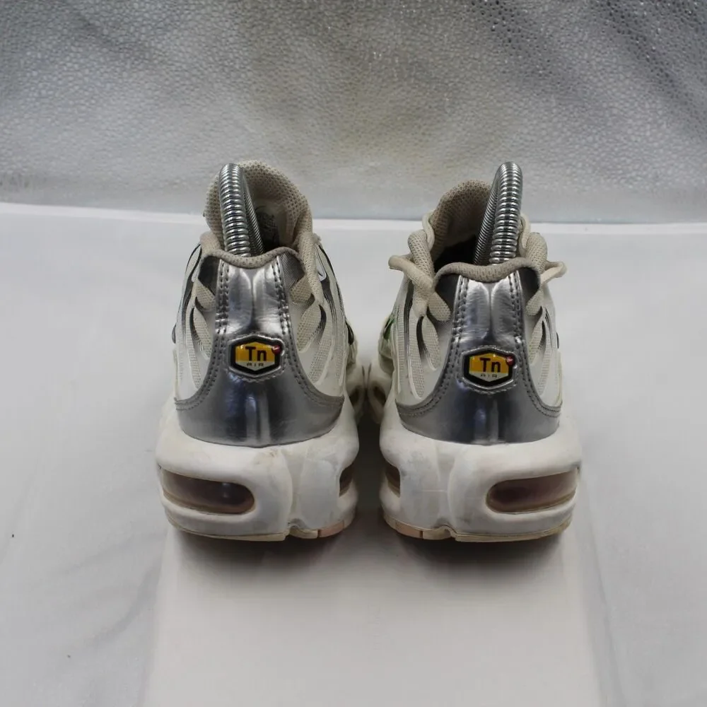 Nike Air Max Plus White Green Strike DN6997-100 Women's Size 7.5 TN